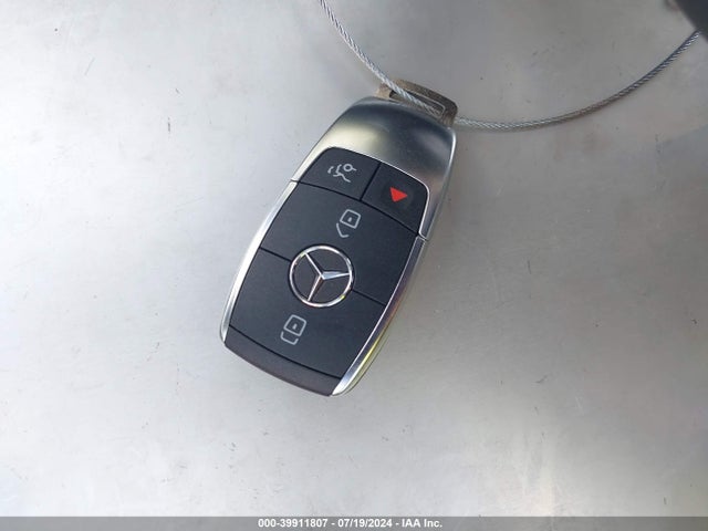 W1KWJ8DB8NG116066 Mercedes-Benz C 300 Coupe