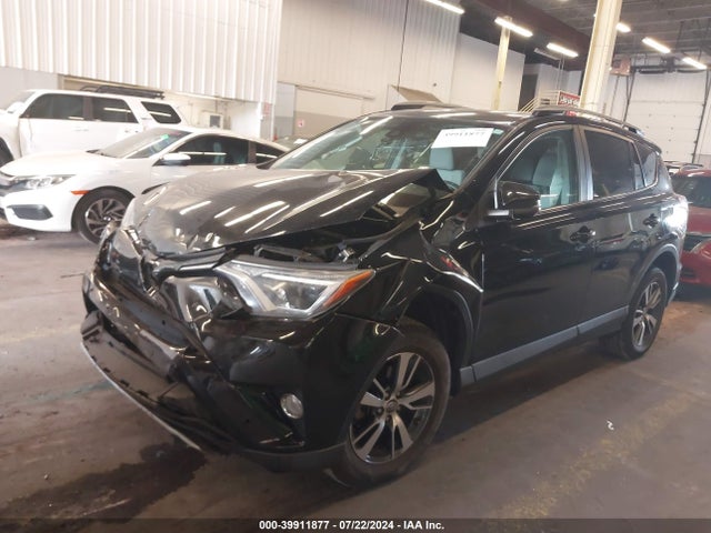 Toyota Rav4 Xle 2017 2T3RFREV5HW625564 Image 2