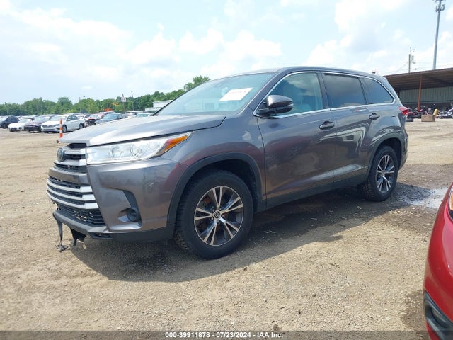 Toyota Highlander Le 2019 5TDZARFHXKS045114 Image 2