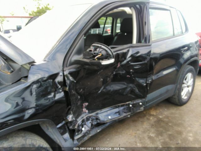 WVGBV7AXXFW509397 Volkswagen TIGUAN S