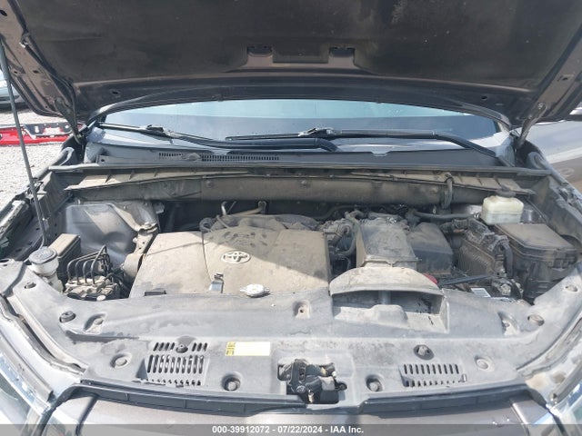 Toyota Highlander Limited Platinum 2018 5TDYZRFH2JS255094 Image 10