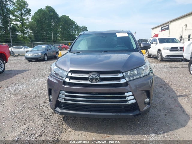 Toyota Highlander Limited Platinum 2018 5TDYZRFH2JS255094 Image 12
