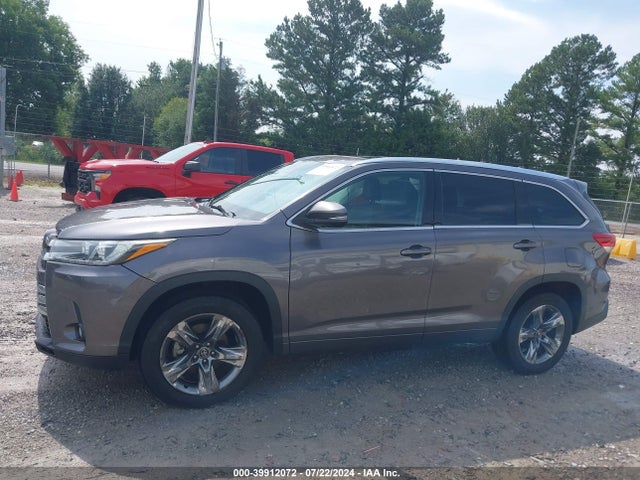 Toyota Highlander Limited Platinum 2018 5TDYZRFH2JS255094 Image 14