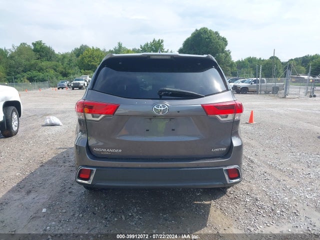 Toyota Highlander Limited Platinum 2018 5TDYZRFH2JS255094 Image 16