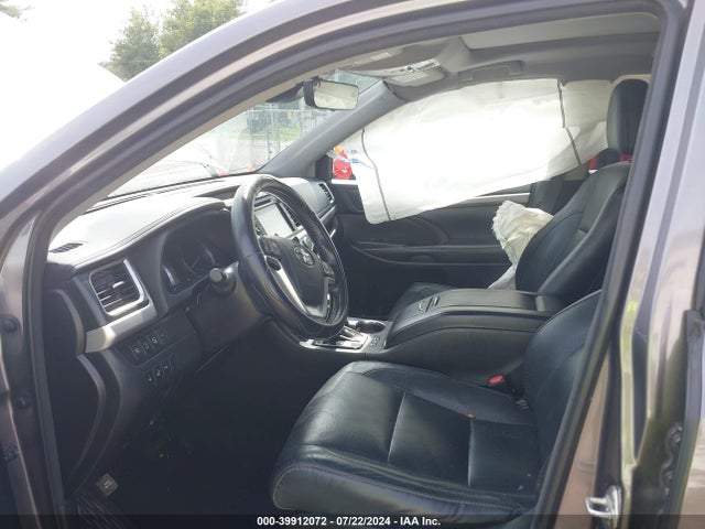 Toyota Highlander Limited Platinum 2018 5TDYZRFH2JS255094 Image 5