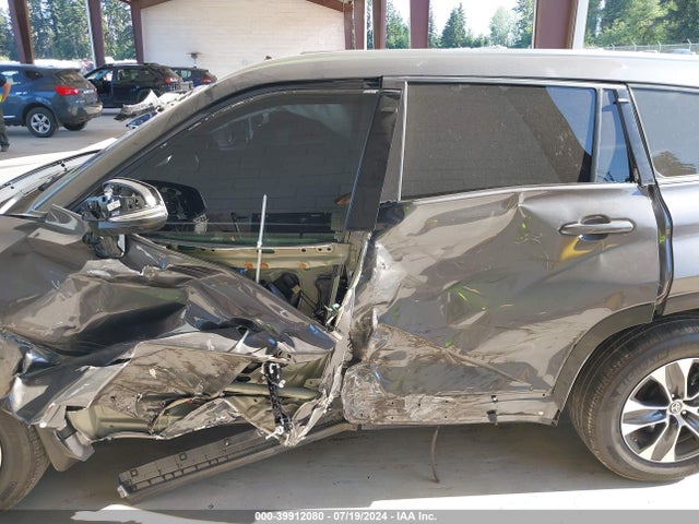 Toyota Highlander Xle 2021 5TDHZRBH8MS541641 Image 14