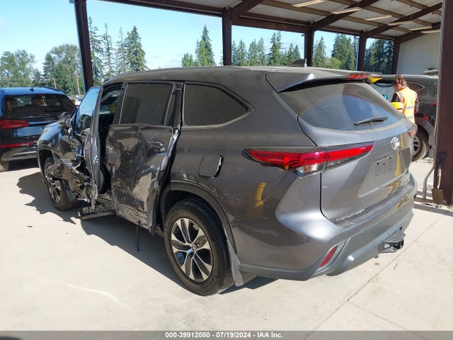 Toyota Highlander Xle 2021 5TDHZRBH8MS541641 Image 3
