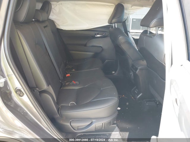 Toyota Highlander Xle 2021 5TDHZRBH8MS541641 Image 8