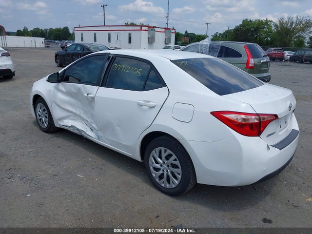 Toyota COROLLA LE 2017 5YFBURHE3HP657362 Image 3
