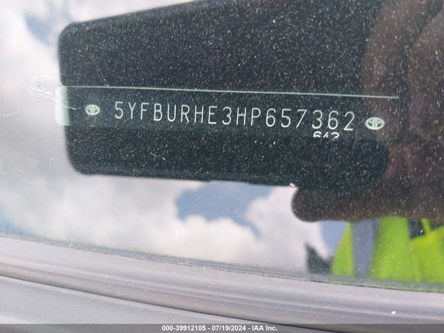Toyota COROLLA LE 2017 5YFBURHE3HP657362 Image 9