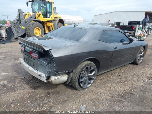 2C3CDZAG7JH132725 Dodge Challenger Sxt Plus