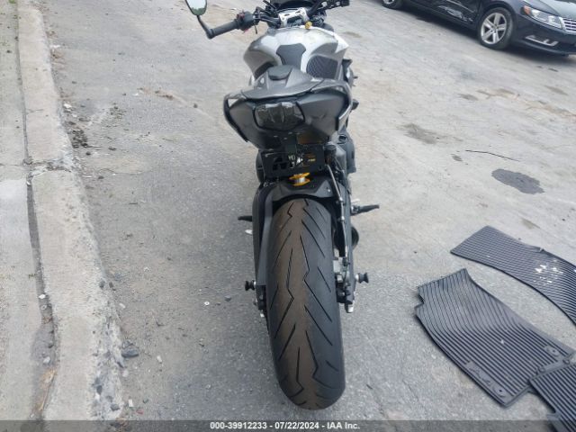 2020 TRIUMPH MOTORCYCLE STREET TRIPLE SMTA554S1LT975450 Photo 5