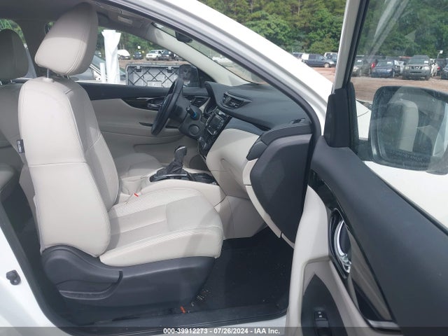 JN1BJ1CV5MW320827 Nissan Rogue Sport Sl Fwd Xtronic Cvt