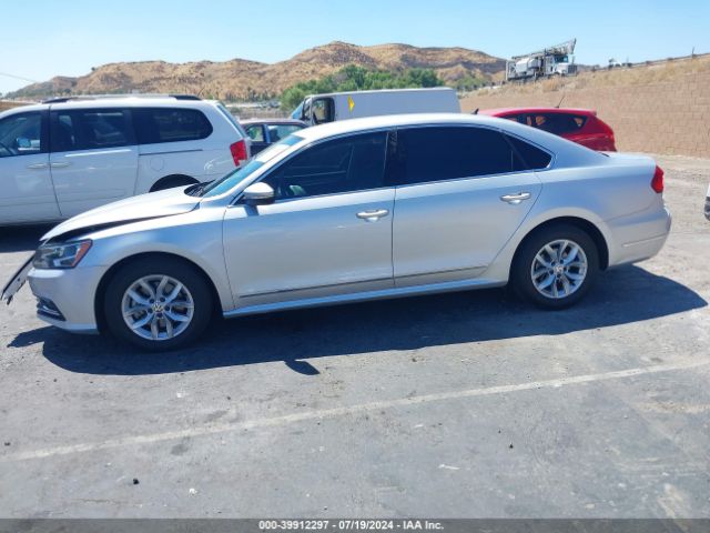 1VWAT7A37GC045147 Volkswagen Passat 1.8t S