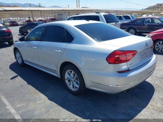 1VWAT7A37GC045147 Volkswagen Passat 1.8t S