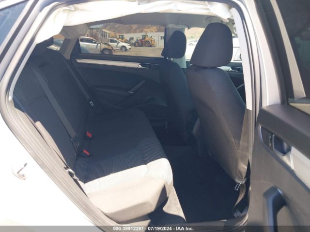 1VWAT7A37GC045147 Volkswagen Passat 1.8t S
