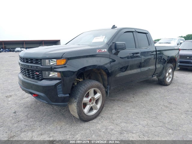 Chevrolet Silverado 1500 Custom Trail Boss 2019 1GCRYCEF7KZ331395 Image 2