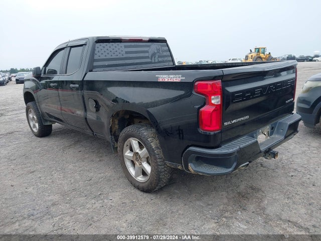 Chevrolet Silverado 1500 Custom Trail Boss 2019 1GCRYCEF7KZ331395 Image 3