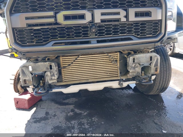 Ford F-150 Raptor 2019 1FTFW1RG2KFC09075 Image 17
