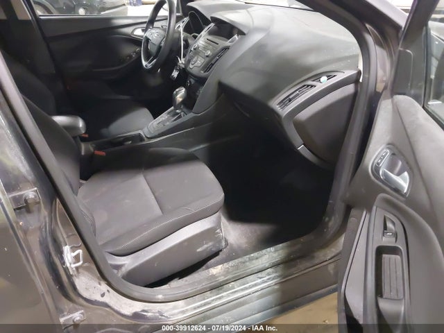 Ford FOCUS SE 2016 1FADP3F27GL280635 Image 5