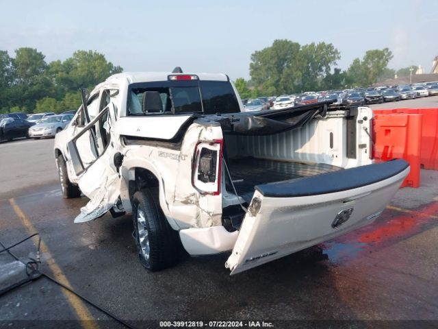 1C6SRFJT2NN385105 RAM 1500 Laramie  4x4 5'7 Box