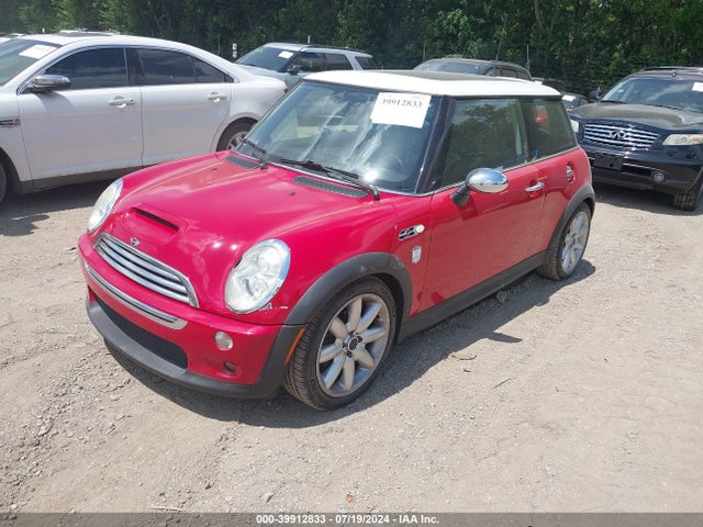 2006 MINI COOPER S WMWRE335X6TJ38568 Photo 1