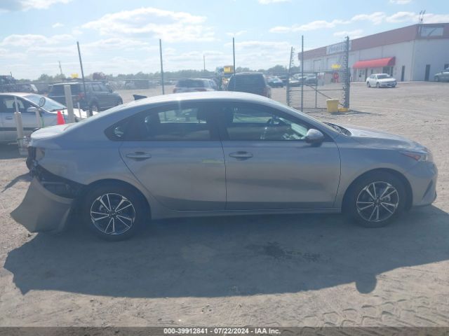 3KPF24ADXNE429058 KIA Forte Lxs