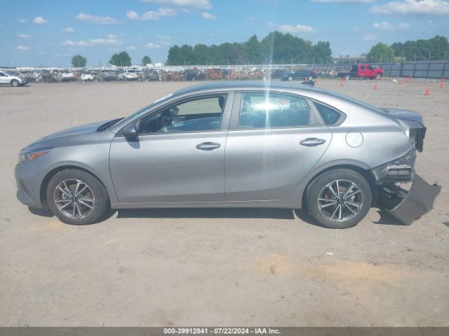 3KPF24ADXNE429058 KIA Forte Lxs