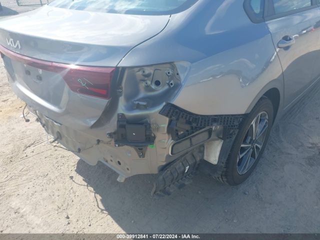 3KPF24ADXNE429058 KIA Forte Lxs