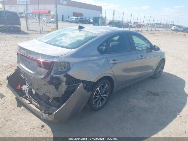 3KPF24ADXNE429058 KIA Forte Lxs