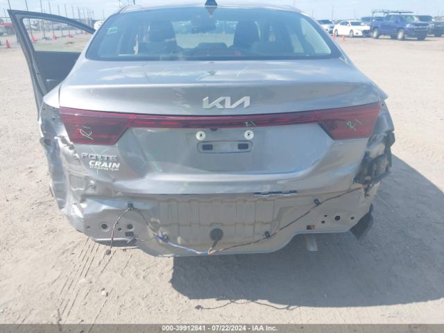 3KPF24ADXNE429058 KIA Forte Lxs