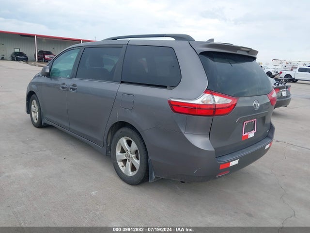 Toyota Sienna Le 8 Passenger 2018 5TDKZ3DC6JS959714 Image 3