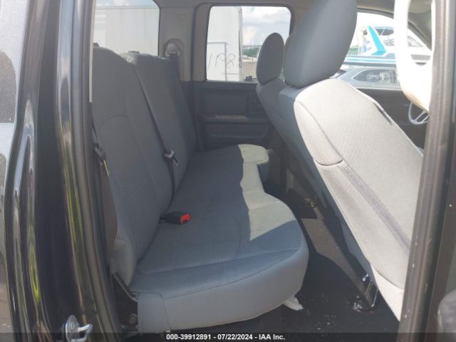 1C6RR7FG5JS247019 RAM 1500 Express Quad Cab 4x4 6'4 Box