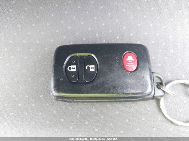 Toyota Prius V Two 2014 JTDZN3EU7E3330133 Image 11