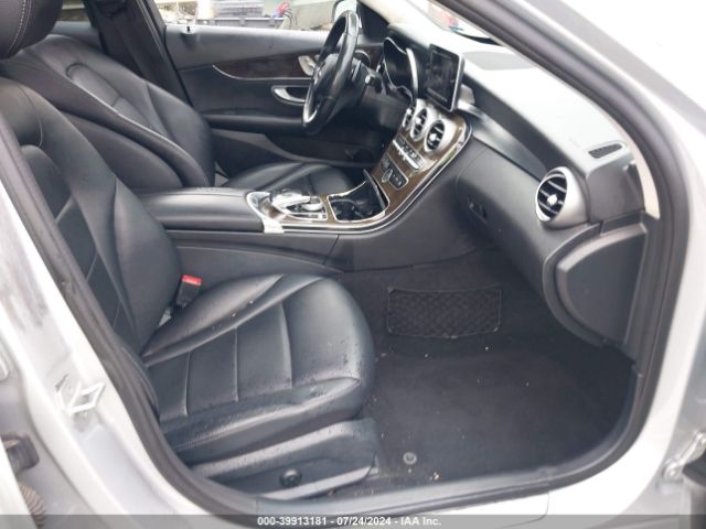 55SWF4KB6GU151093 Mercedes-Benz C 300