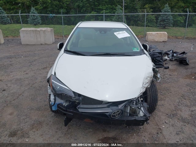 Toyota COROLLA LE 2018 5YFBURHE4JP807954 Image 13