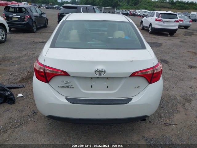 Toyota COROLLA LE 2018 5YFBURHE4JP807954 Image 17