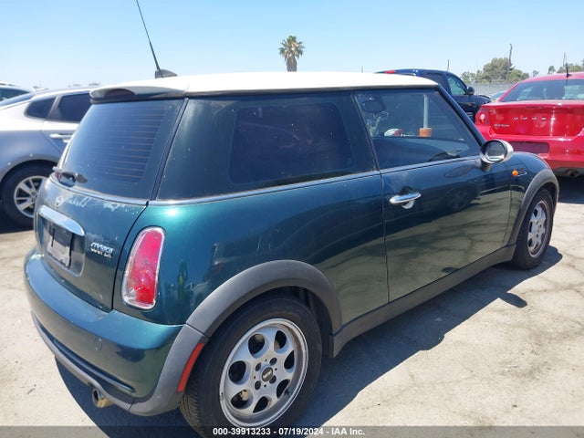 2006 MINI COOPER WMWRC33546TK16428 Photo 3