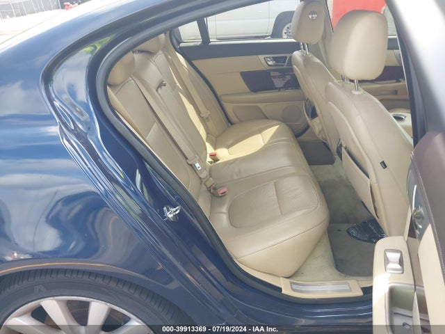 2011 JAGUAR XF SAJWA0GB9BLS01803 Photo 7