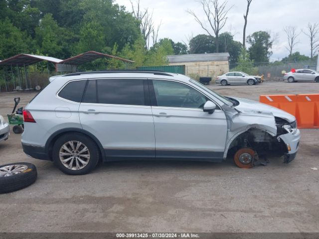 3VV2B7AX8JM098587 Volkswagen Tiguan 2.0t Se/2.0t Sel