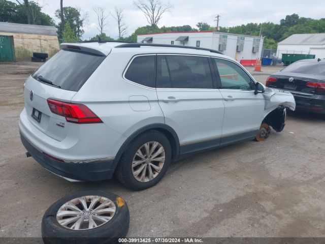 3VV2B7AX8JM098587 Volkswagen Tiguan 2.0t Se/2.0t Sel