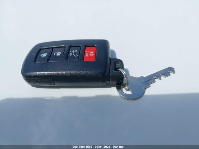 Toyota Rav4 Xle 2018 JTMRFREV4JD237633 Image 11