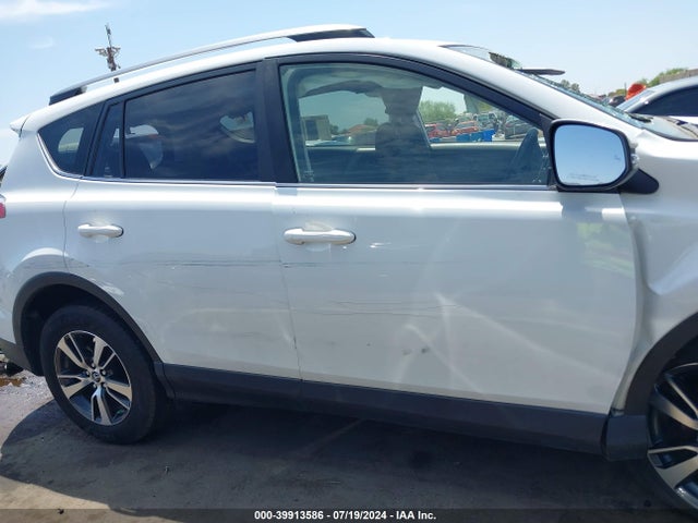 Toyota Rav4 Xle 2018 JTMRFREV4JD237633 Image 13