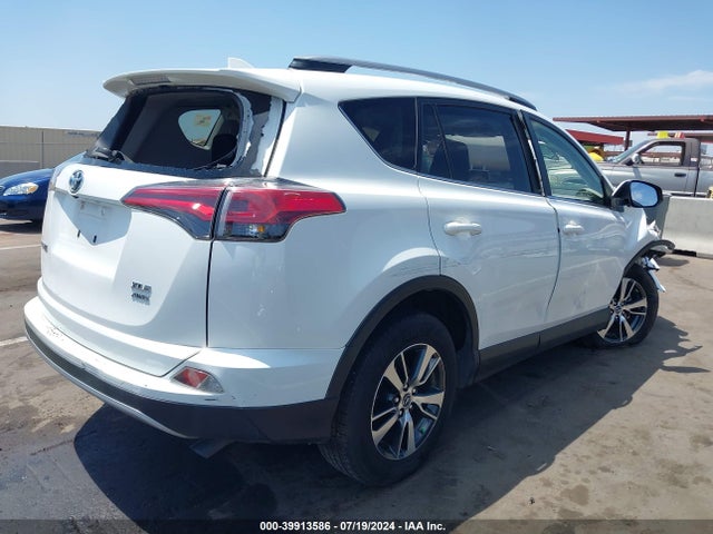 Toyota Rav4 Xle 2018 JTMRFREV4JD237633 Image 4