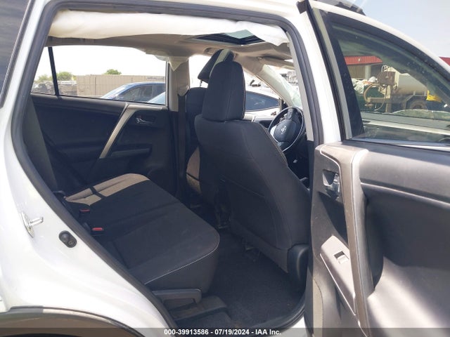 Toyota Rav4 Xle 2018 JTMRFREV4JD237633 Image 8