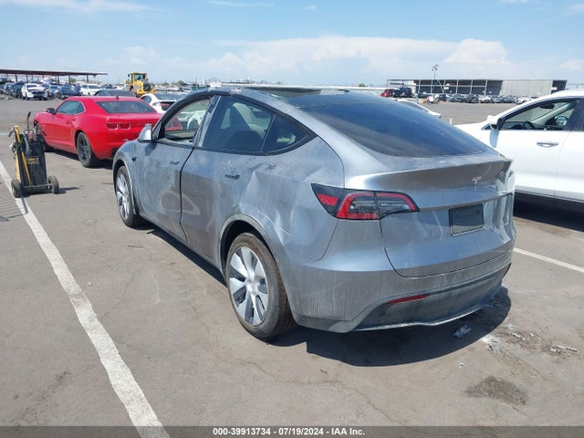 2024 TESLA MODEL Y 7SAYGDEE6RA290270 Photo 2