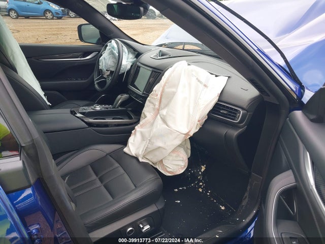 ZN661YUS3MX372963 Maserati Levante S Gransport