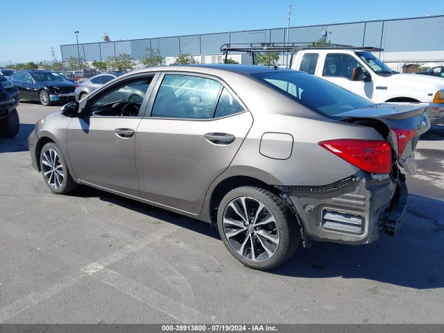 Toyota COROLLA SE 2017 5YFBURHE3HP657653 Image 3