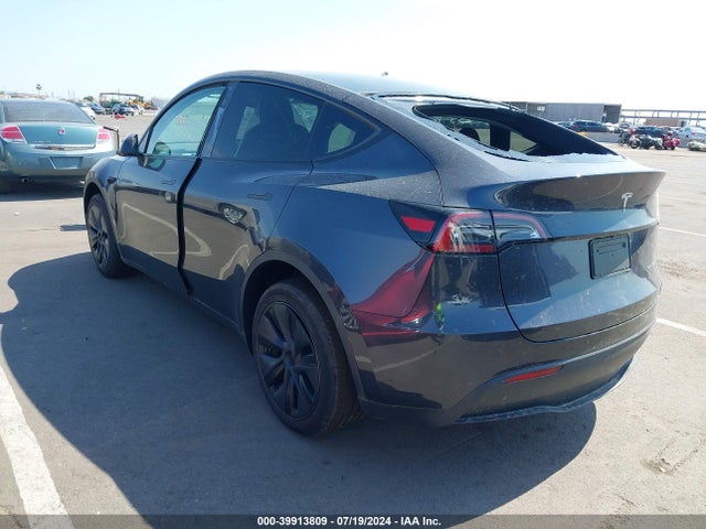 2024 TESLA MODEL Y 7SAYGDEE8RA292232 Photo 2