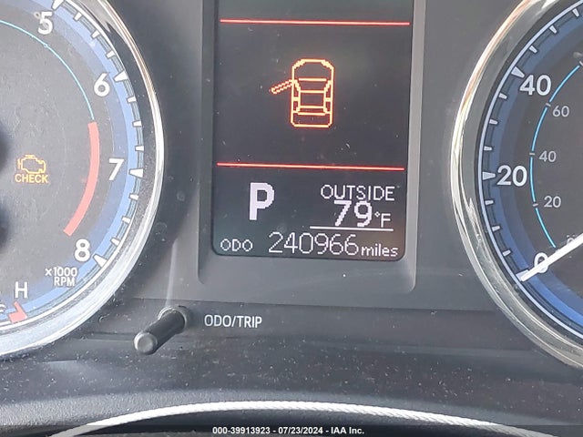 Toyota COROLLA LE 2018 2T1BURHE6JC034985 Image 15